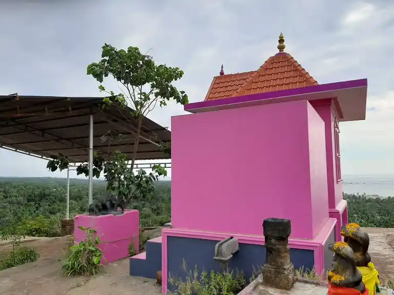 Arulmigu Ucchidharma Sakthiammantemple, Thozhicode, Thengapatinam - 629173 அருள்மிகு உச்சிதர்ம சக்தியம்மன் திருக்கோயில், Thozhicode, Thengapatinam - 629173, Kanyakumari - Ancient Temple Architecture and History Image 3