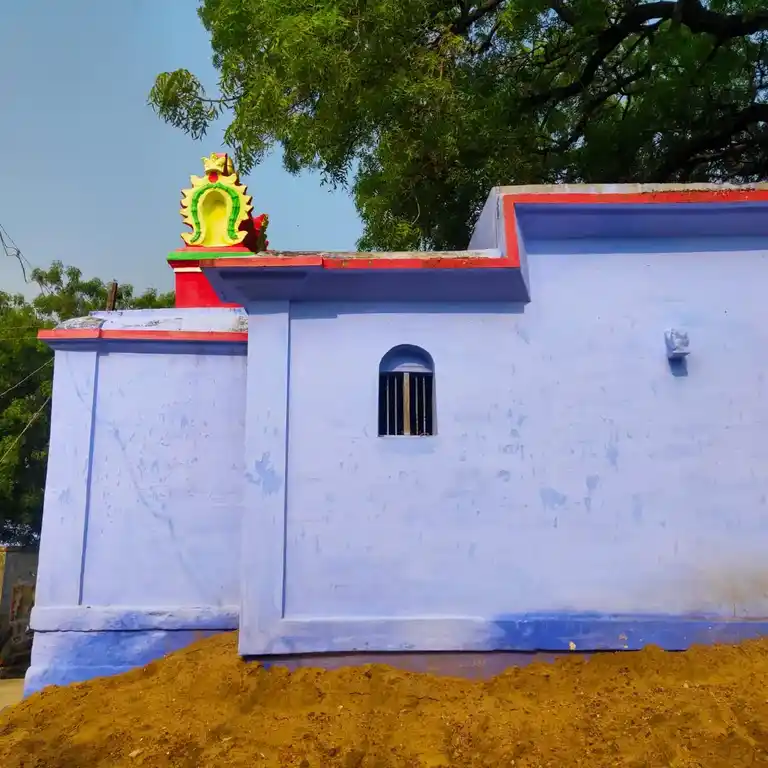 Arulmigu Uchinimahali Amman Temple, Karisoolnthamangalam - 627453 அருள்மிகு உச்சினிமாகாளியம்மன் திருக்கோயில், கரிசூழ்ந்தமங்கலம் - 627453, Tirunelveli - Ancient Temple Architecture and History Image 4