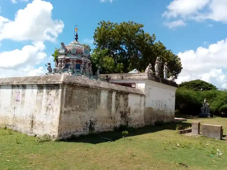 Arulmigu Uchiyappa Ayyanar Temple, Thirukalacheri - 609312 அருள்மிகு உச்சியப்ப அய்யனார் திருக்கோயில், திருக்களாச்சேரி - 609312, Mayiladuthurai - Ancient Temple Architecture and History Image 4