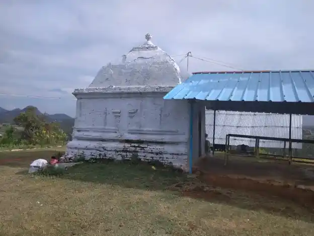 Arulmigu Udayadevar Mariamman Temple, Sukkampatti, Valasaiyur - 636114 அருள்மிகு உதயதேவர் மாரியம்மன் திருக்கோயில், சுக்கம்பட்டி, வலசையூர் - 636114, Salem - Ancient Temple Architecture and History Image 8
