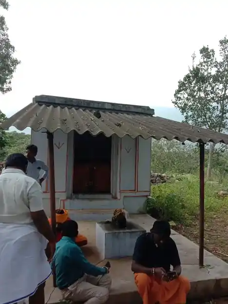 Arulmigu Udayar Temple, Kombur - 636905 அருள்மிகு உடையார் திருக்கோயில், Kombur - 636905, Dharmapuri - Ancient Temple Architecture and History Image 4