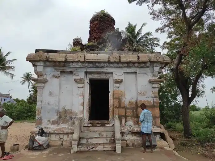 Arulmigu Uddaya Nathar Temple, Mettu Marudur, Kulithalai - 639107 Temple