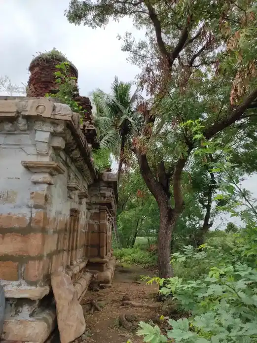 Arulmigu Uddaya Nathar Temple, Mettu Marudur, Kulithalai - 639107 Arulmigu Uddaya Nathar Temple, Mettu Marudur, Kulithalai - 639107, Karur - Ancient Temple Architecture and History Image 2