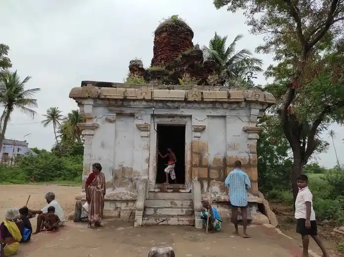 Arulmigu Uddaya Nathar Temple, Mettu Marudur, Kulithalai - 639107 Arulmigu Uddaya Nathar Temple, Mettu Marudur, Kulithalai - 639107, Karur - Ancient Temple Architecture and History Image 4