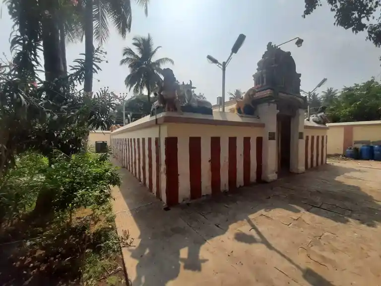 Arulmigu Ujayani Makaliamman Temple, Udumalai Road, Palani - 624601 அருள்மிகு உஜாய்னி மாகாளியம்மன் திருக்கோயில், உடுமலை ரோடு, பழனி - 624601, Dindigul - Ancient Temple Architecture and History Image 2