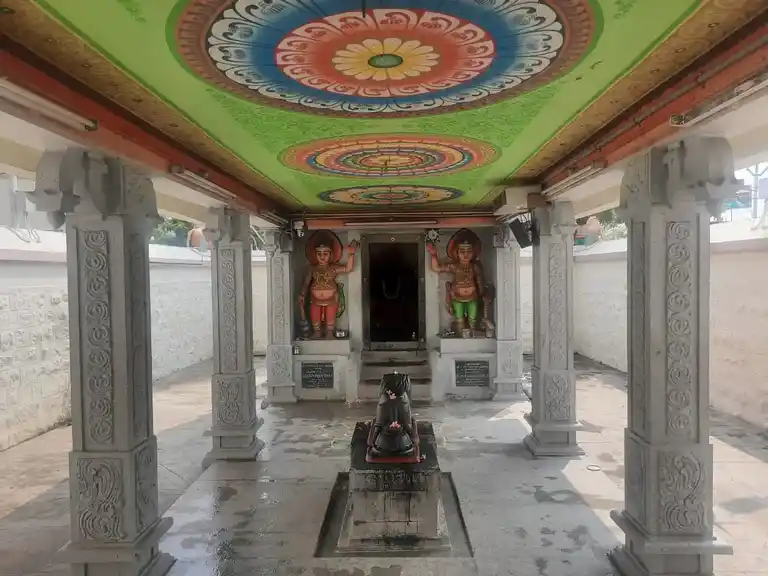 Arulmigu Ujayani Makaliamman Temple, Udumalai Road, Palani - 624601 அருள்மிகு உஜாய்னி மாகாளியம்மன் திருக்கோயில், உடுமலை ரோடு, பழனி - 624601, Dindigul - Ancient Temple Architecture and History Image 3
