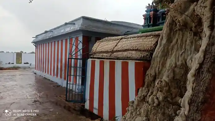 Arulmigu Ulaga Muttharaman Temple, Keelaputthaneri - 628601 அருள்மிகு உலக முத்தரரம்மன் திருக்கோயில், Keelaputthaneri - 628601, Thoothukudi - Ancient Temple Architecture and History Image 3