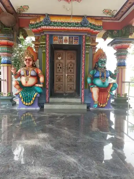 Arulmigu Ulaga Nayakiamman Temple, Poovilathur - 623527 அருள்மிகு உலகநாயகி அம்மன் திருக்கோயில், Poovilathur - 623527, Ramanathapuram - Ancient Temple Architecture and History Image 4