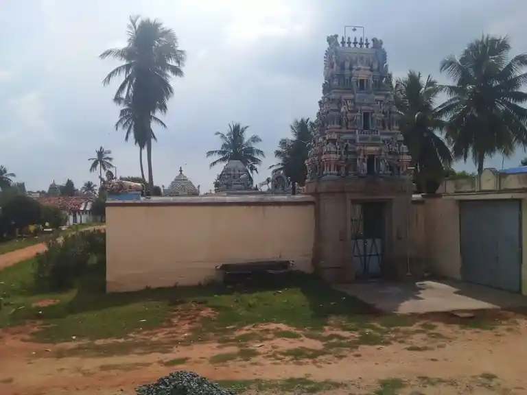 Arulmigu Ulaganayagiyamman Temple, Kulipirai - 622402 அருள்மிகு உலக நாயகி அம்மன் திருக்கோயில், Kulipirai - 622402, Pudukkottai - Ancient Temple Architecture and History Image 4