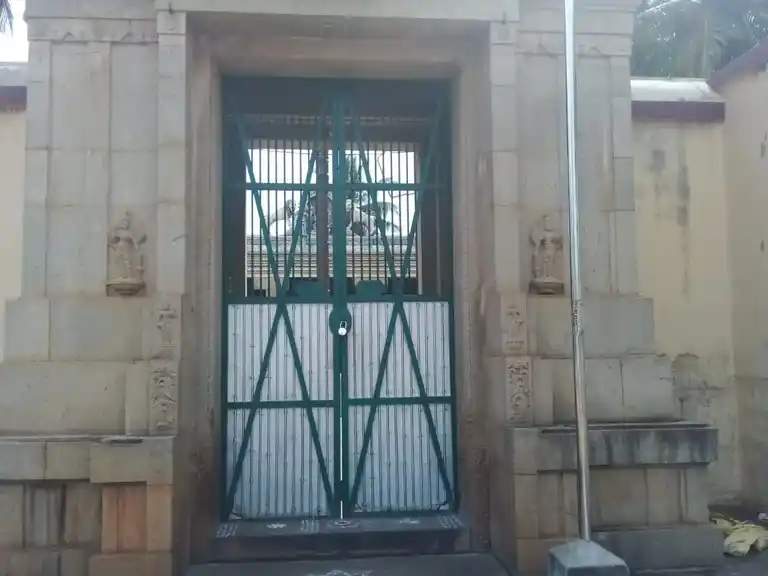 Arulmigu Ulaganayagiyamman Temple, Kulipirai - 622402 அருள்மிகு உலக நாயகி அம்மன் திருக்கோயில், Kulipirai - 622402, Pudukkottai - Ancient Temple Architecture and History Image 5