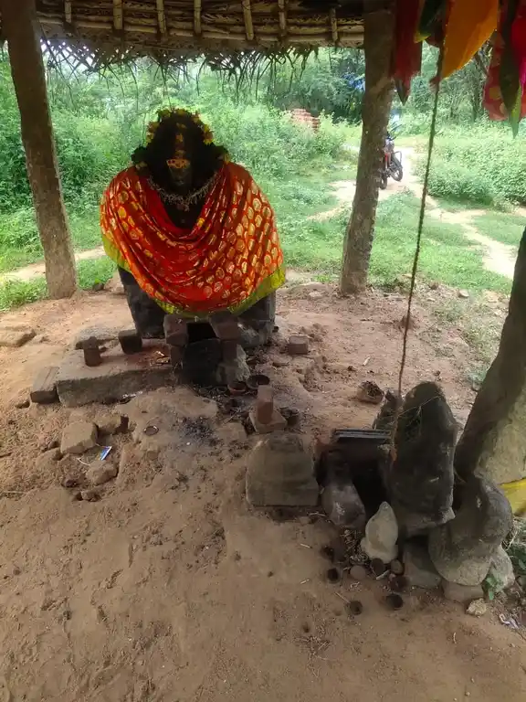 Arulmigu Umaiya Nayakiyamman Temple @ Omaththal Temple, Ilayathankudi - 630205 அருள்மிகு. ஊமை நாயகியம்மன் என்ற ஓமத்தாள் திருக்கோயில், Ilayathankudi - 630205, Sivagangai - Ancient Temple Architecture and History Image 3