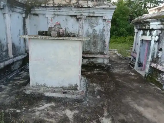 Arulmigu Umamageshwarer Temple, Harur To Karimangalam Road, Kambainallur - 635202 அருள்மிகு உமாமகேஸ்வரர் திருக்கோயில், ஹரூர் காரிமங்கலம் ரோடு, கம்பைநல்லூர் - 635202, Dharmapuri - Ancient Temple Architecture and History Image 2