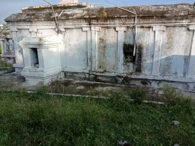 Arulmigu Umamageshwarer Temple, Harur To Karimangalam Road, Kambainallur - 635202 அருள்மிகு உமாமகேஸ்வரர் திருக்கோயில், ஹரூர் காரிமங்கலம் ரோடு, கம்பைநல்லூர் - 635202, Dharmapuri - Ancient Temple Architecture and History Image 3