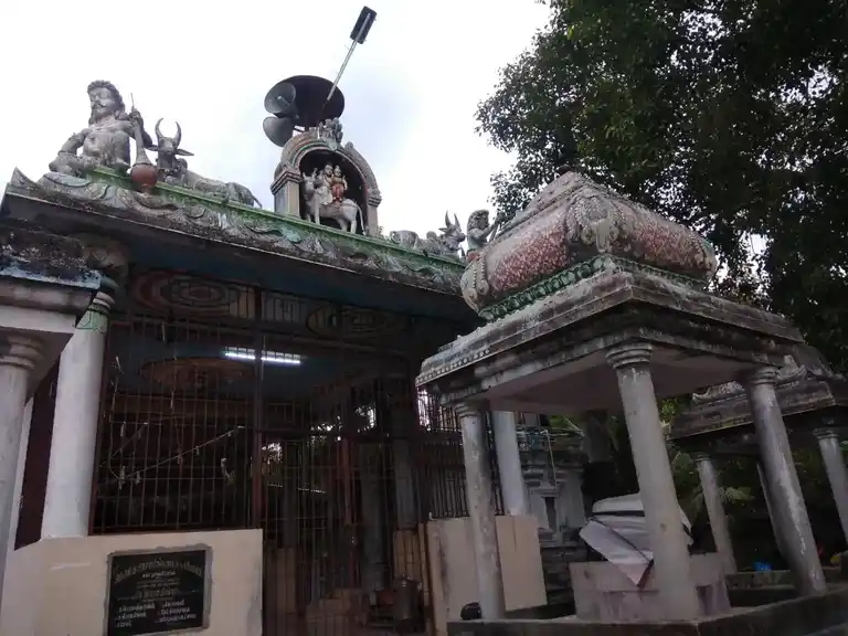 Arulmigu Umamageswarar Vagayara Temple, Seenivasanallur - 612401 அருள்மிகு உமாமகேஸ்வரர் வகையறா திருக்கோயில், Seenivasanallur - 612401, Thanjavur - Ancient Temple Architecture and History Image 4