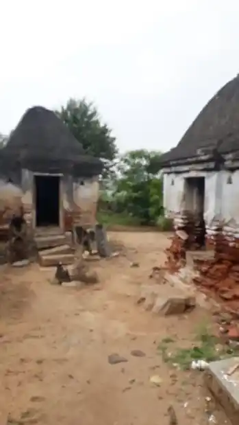 Arulmigu Umamaheswarar Temple, Jamine Ellampalli - 637210 அருள்மிகு உமாமகேஸ்வரர் திருக்கோயில், Jamine Ellampalli - 637210, Namakkal - Ancient Temple Architecture and History Image 4