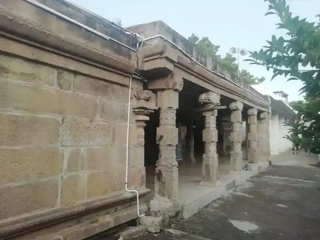Arulmigu Unthipootha Perumal Temple, Thondi - 623409 அருள்மிகு உந்திபூத்த பெருமாள் திருக்கோயில், Thondi - 623409, Ramanathapuram - Ancient Temple Architecture and History Image 3