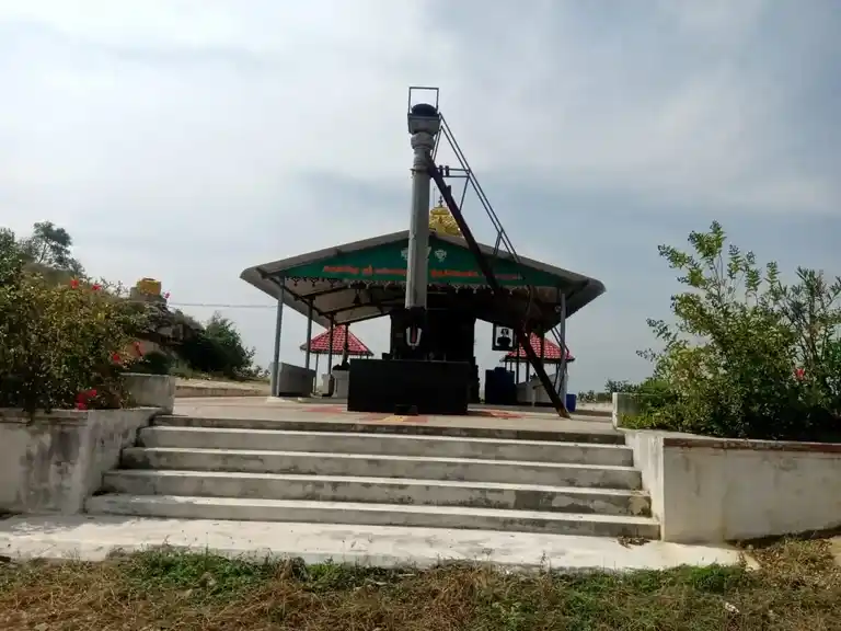 Arulmigu Uppukal Karadu Kariyaperumal Temple, Kuthanatham - 637503 அருள்மிகு உப்புக்கல் கரடு கரியபெருமாள் திருக்கோயில், Kuthanatham - 637503, Namakkal - Ancient Temple Architecture and History Image 3