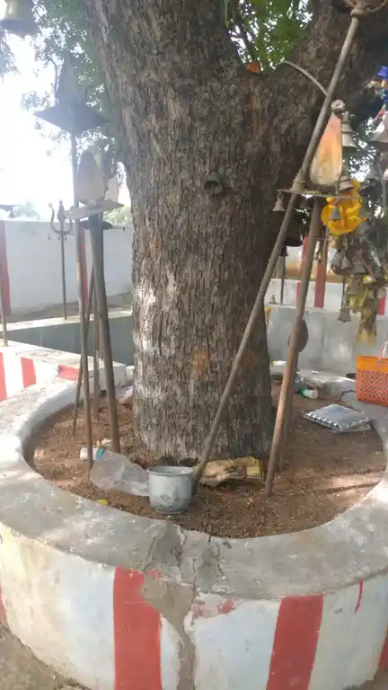 Arulmigu Urumanar PerumanarTemple, Aalathur - 620011 அருள்மிகு உருமுனார் பெருமுனார் திருக்கோயில், ஆலத்தூர் - 620011, Thiruchirappalli - Ancient Temple Architecture and History Image 4