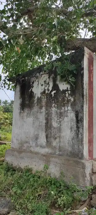 Arulmigu Urumanar Temple, Poiyamani, Nagavaram - 639100 அருள்மிகு உறுமனார், பொய்யாமணி, நங்கவரம் - 639100, Karur - Ancient Temple Architecture and History Image 4