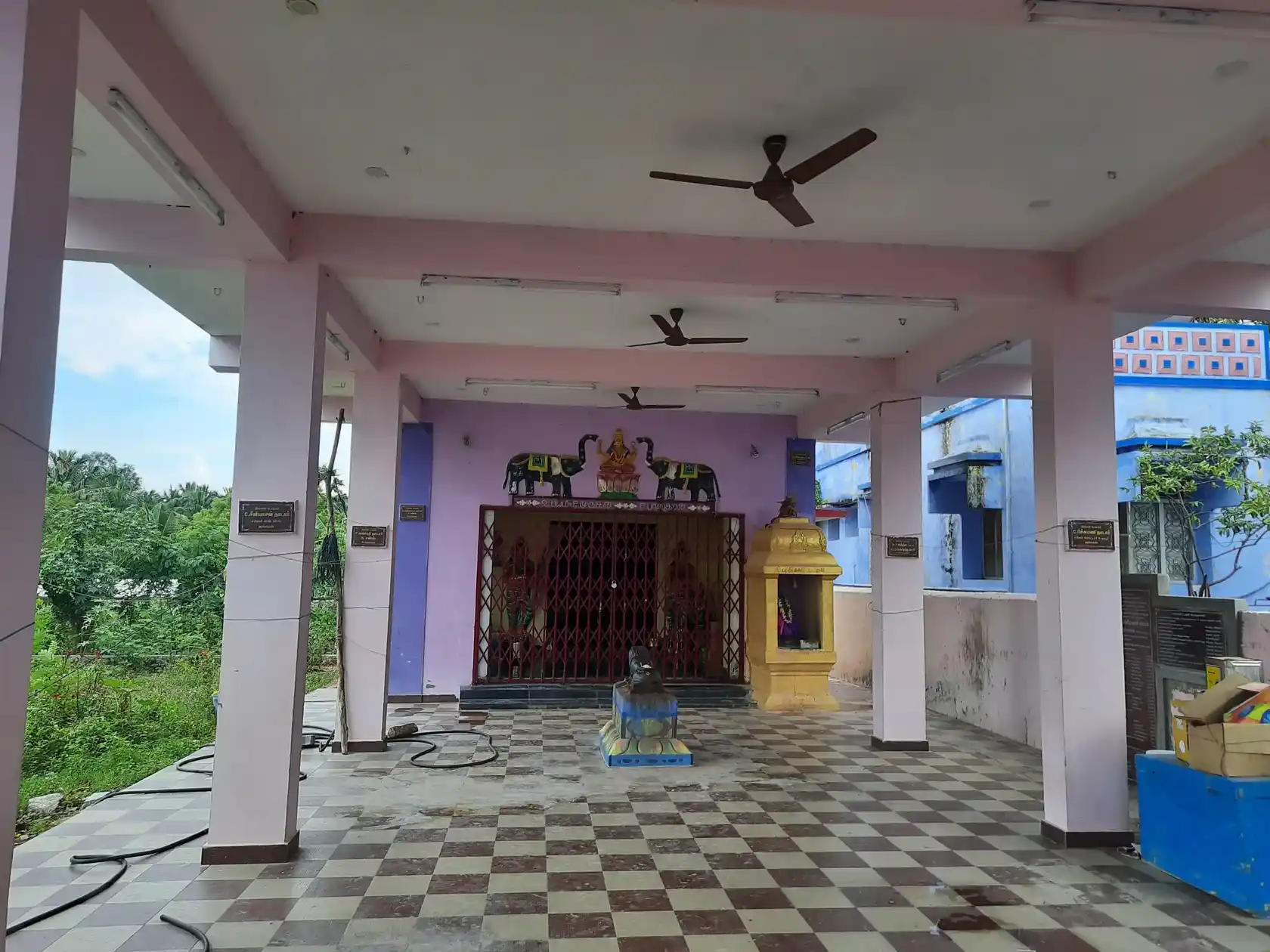 Arulmigu Utchimahaliamman Temple, Mettu Theru - 627006 அருள்மிகு உச்சினிமாகாளியம்மன் திருக்கோயில், மேட்டு தெரு - 627006, Tirunelveli - Ancient Temple Architecture and History Image 2