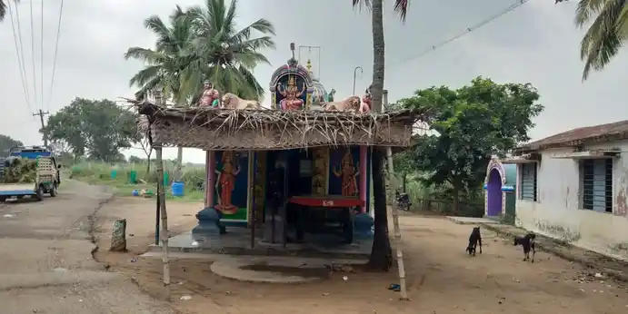 Arulmigu Utchimakaliyamman Temple, Gurubalakkudi - 613502 அருள்மிகு உச்சிமாகாளியம்மன் திருக்கோயில், Vennukudi - 613502, Thanjavur - Ancient Temple Architecture and History Image 4