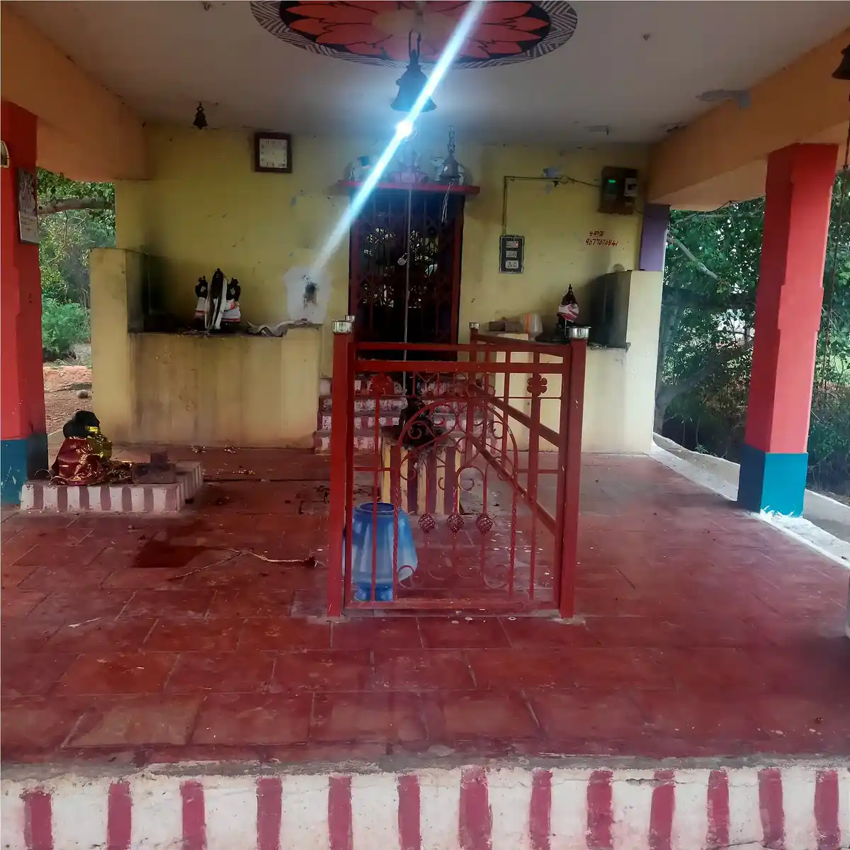 Arulmigu Uthama Udaiyar Temple, Poongudaiyarkulam - 627426 அருள்மிகு சாஸ்தா உத்தம உடையார் திருக்கோயில், புங்கமுடையாா்குளம் - 627426, Tirunelveli - Ancient Temple Architecture and History Image 2