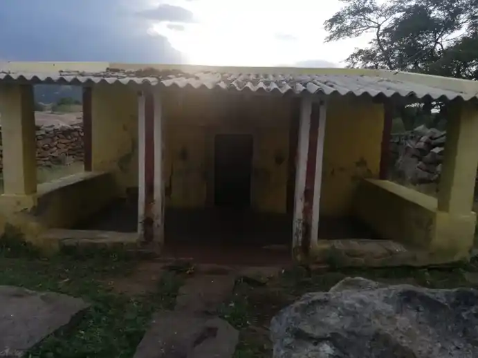 Arulmigu Uthamakaragam Temple, Devarakundani - 635121 அருள்மிகு உத்தமகரகம் திருக்கோயில், Devarakundani - 635121, Krishnagiri - Ancient Temple Architecture and History Image 4