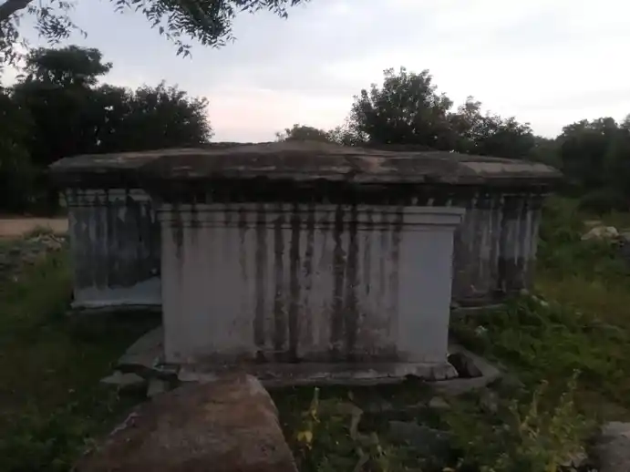 Arulmigu Uthamakaragam Temple, Govt School Back Side, Chennasandiram - 635121 அருள்மிகு உத்தம கரகம் திருக்கோயில், Govt School Back Side, Chennasandiram - 635121, Krishnagiri - Ancient Temple Architecture and History Image 7