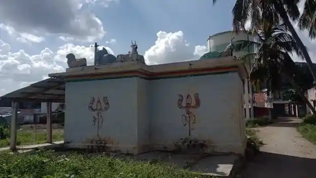 Arulmigu Uthamakaragam Temple, Guruparapalli, Bimandapalli - 635115 அருள்மிகு உத்தமகரகம் திருக்கோயில், Guruparapalli, Bimandapalli - 635115, Krishnagiri - Ancient Temple Architecture and History Image 2