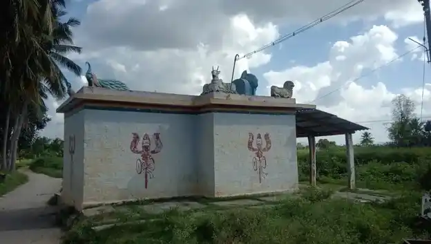 Arulmigu Uthamakaragam Temple, Guruparapalli, Bimandapalli - 635115 அருள்மிகு உத்தமகரகம் திருக்கோயில், Guruparapalli, Bimandapalli - 635115, Krishnagiri - Ancient Temple Architecture and History Image 3