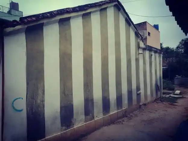 Arulmigu Uthamakaragam Temple, Veppanappalli, Boothimudlu - 635121 அருள்மிகு உத்தம கரகம் திருக்கோயில், Veppanappalli, Boothimudlu - 635121, Krishnagiri - Ancient Temple Architecture and History Image 2