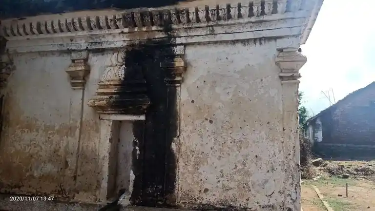 Arulmigu Uthamarayar Urchavar Sannathi, Ayyampalayam - 632315 அருள்மிகு உத்தமராயர் உற்ச்சவர் சன்னதி திருக்கோயில், அய்யம்பாளயைம் - 632315, Tiruvannamalai - Ancient Temple Architecture and History Image 5