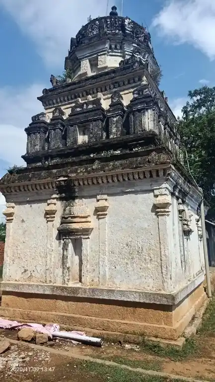 Arulmigu Uthamarayar Urchavar Sannathi, Ayyampalayam - 632315 அருள்மிகு உத்தமராயர் உற்ச்சவர் சன்னதி திருக்கோயில், அய்யம்பாளயைம் - 632315, Tiruvannamalai - Ancient Temple Architecture and History Image 6