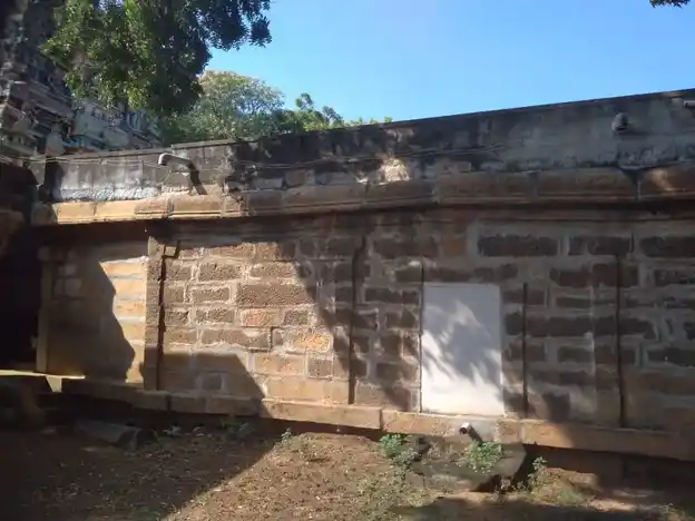 Arulmigu Uthanda Soundrarajaperumal Temple, Kullapuram - 625562 அருள்மிகு உத்தண்ட சௌந்தரராஜப்பெருமாள் திருக்கோயில், குள்ளப்புரம் - 625562, Theni - Ancient Temple Architecture and History Image 3