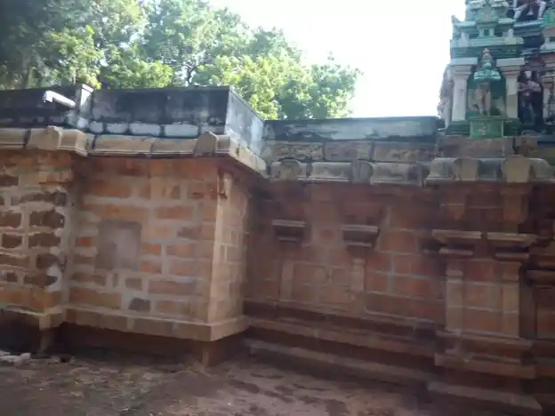 Arulmigu Uthanda Soundrarajaperumal Temple, Kullapuram - 625562 அருள்மிகு உத்தண்ட சௌந்தரராஜப்பெருமாள் திருக்கோயில், குள்ளப்புரம் - 625562, Theni - Ancient Temple Architecture and History Image 4