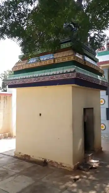 Arulmigu Uthandabairavar Temple, Middle Of The Field, Palankottai - 628552 அருள்மிகு உத்தாண்ட பைரவர் திருக்கோயில், Middle Of The Field, Palankottai - 628552, Tenkasi - Ancient Temple Architecture and History Image 2
