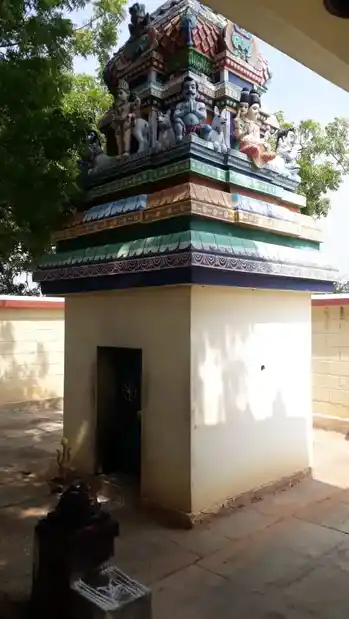 Arulmigu Uthandabairavar Temple, Middle Of The Field, Palankottai - 628552 அருள்மிகு உத்தாண்ட பைரவர் திருக்கோயில், Middle Of The Field, Palankottai - 628552, Tenkasi - Ancient Temple Architecture and History Image 3