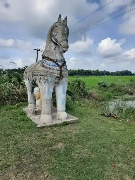 Arulmigu Uthandarayar Muthukumaraswami Temple, Agramangalam - 608201 அருள்மிகு உத்தண்டராயர் ஆலயம், அக்ரமங்கலம் - 608201, Cuddalore - Ancient Temple Architecture and History Image 4