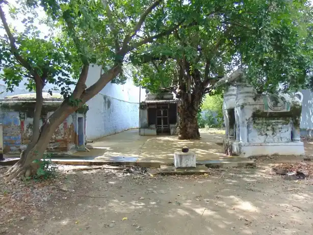 Arulmigu Uthandarayar Temple, Nambiyampalayam - 641654 அருள்மிகு உத்தண்டராயர் திருக்கோயில், நம்பியாம்பாளையம் - 641654, Tiruppur - Ancient Temple Architecture and History Image 2