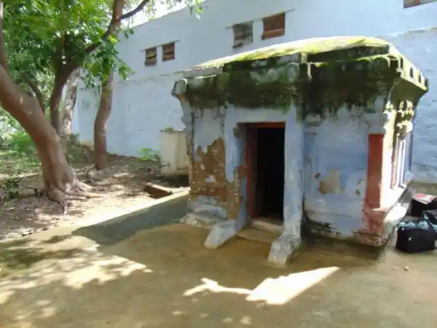 Arulmigu Uthandarayar Temple, Nambiyampalayam - 641654 அருள்மிகு உத்தண்டராயர் திருக்கோயில், நம்பியாம்பாளையம் - 641654, Tiruppur - Ancient Temple Architecture and History Image 6