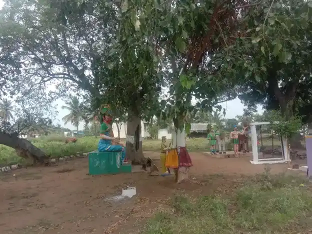 Arulmigu Uthandi Sellandiamman Temple, Dharapuram, Kadaiyampatty, Dharapuram - 636455 அருள்மிகு உத்தண்டி செல்லாண்டியம்மன் திருக்கோயில், தாராபுரம், காடையாம்பட்டி, தாராபுரம் - 636455, Salem - Ancient Temple Architecture and History Image 2