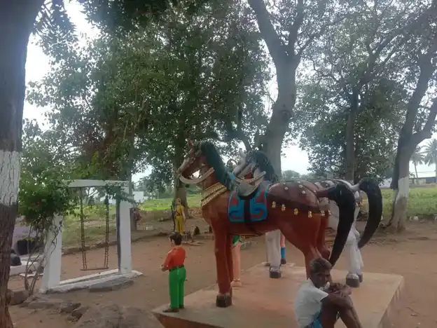 Arulmigu Uthandi Sellandiamman Temple, Dharapuram, Kadaiyampatty, Dharapuram - 636455 அருள்மிகு உத்தண்டி செல்லாண்டியம்மன் திருக்கோயில், தாராபுரம், காடையாம்பட்டி, தாராபுரம் - 636455, Salem - Ancient Temple Architecture and History Image 5