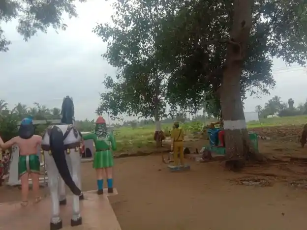 Arulmigu Uthandi Sellandiamman Temple, Dharapuram, Kadaiyampatty, Dharapuram - 636455 அருள்மிகு உத்தண்டி செல்லாண்டியம்மன் திருக்கோயில், தாராபுரம், காடையாம்பட்டி, தாராபுரம் - 636455, Salem - Ancient Temple Architecture and History Image 6