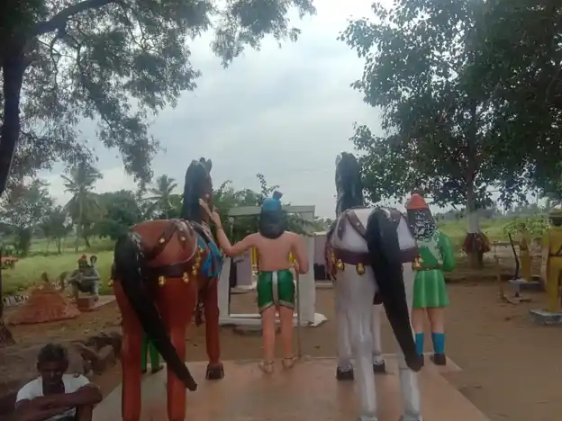 Arulmigu Uthandi Sellandiamman Temple, Dharapuram, Kadaiyampatty, Dharapuram - 636455 அருள்மிகு உத்தண்டி செல்லாண்டியம்மன் திருக்கோயில், தாராபுரம், காடையாம்பட்டி, தாராபுரம் - 636455, Salem - Ancient Temple Architecture and History Image 8