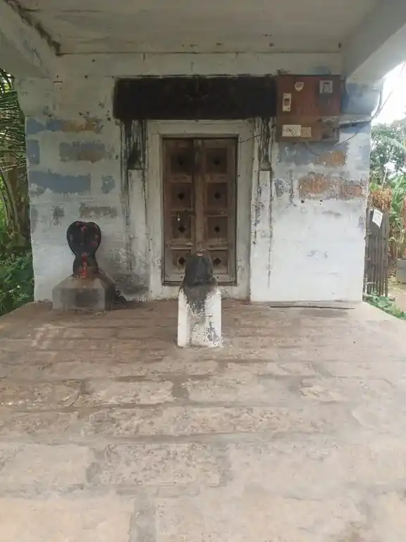 Arulmigu Uthandi Vinayagar Temple, Kattuputhur,Thottiyam - 621207 அருள்மிகு உத்தண்டி விநாயகர் திருக்கோயில், Kattuputhur,Thottiyam - 621207, Thiruchirappalli - Ancient Temple Architecture and History Image 3