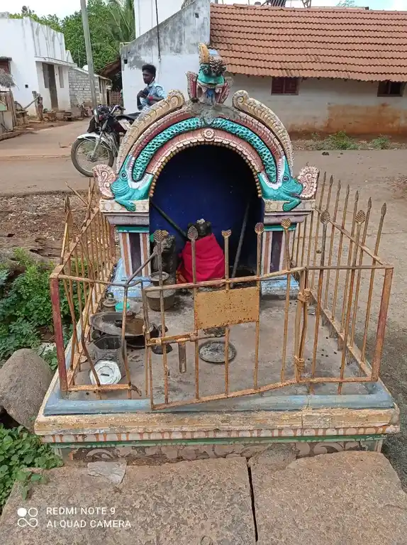 Arulmigu Uthira Karuppu Swamy Temple, Sanurapatti - 613402 அருள்மிகு உதிரகருப்புசாமி திருக்கோயில், Sanurapatti - 613402, Thanjavur - Ancient Temple Architecture and History Image 4