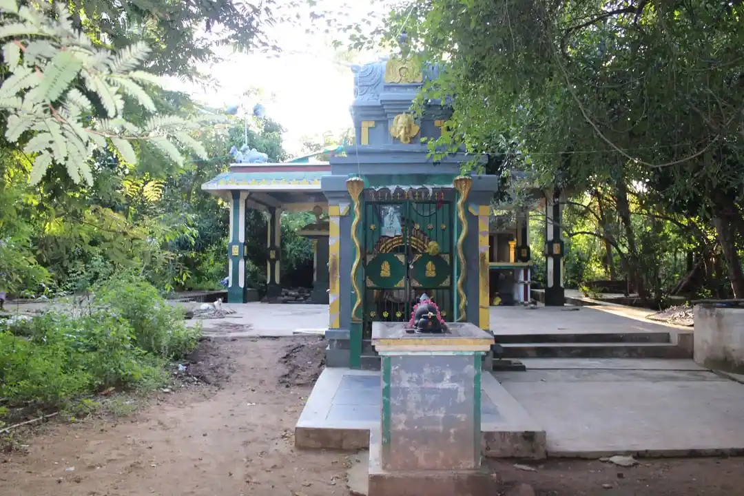 Arulmigu Uthirapatheeswarar Temple, Sooriyanarkovil - 612102 அருள்மிகு உத்திரபதி திருக்கோயில், Sooriyanarkovil - 612102, Thanjavur - Ancient Temple Architecture and History Image 2