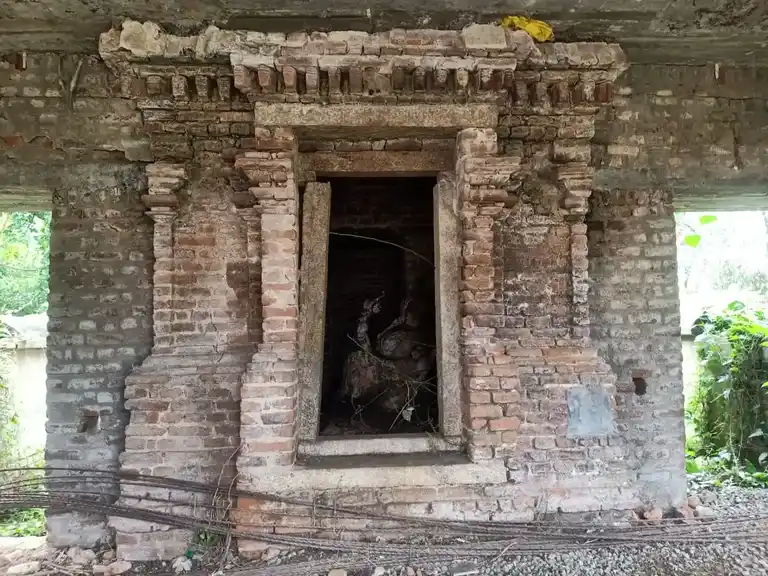 Arulmigu Uthrakaliyamman Temple, Kovathakkudi - 614301 Arulmigu Uthrakaliyamman Temple, Kovathakkudi - 614301, Thanjavur - Ancient Temple Architecture and History Image 2