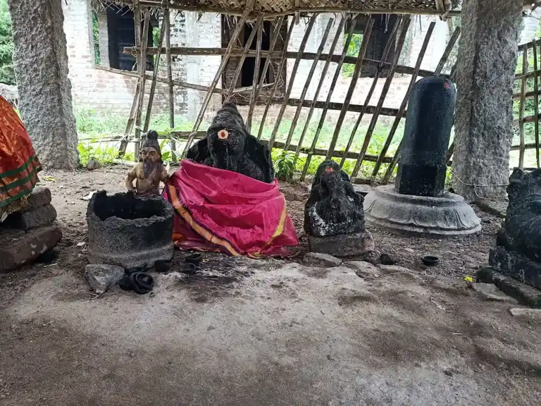 Arulmigu Uthrakaliyamman Temple, Kovathakkudi - 614301 Arulmigu Uthrakaliyamman Temple, Kovathakkudi - 614301, Thanjavur - Ancient Temple Architecture and History Image 5