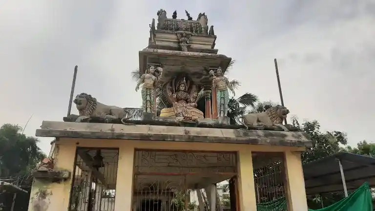Arulmigu Uthukaatumaariyamman Temple, Chinnakallipattu - 605105 அருள்மிகு ஊத்துக்காட்டு மாரியம்மன் திருக்கோயில், Chinnakallipattu - 605105, Viluppuram - Ancient Temple Architecture and History Image 4